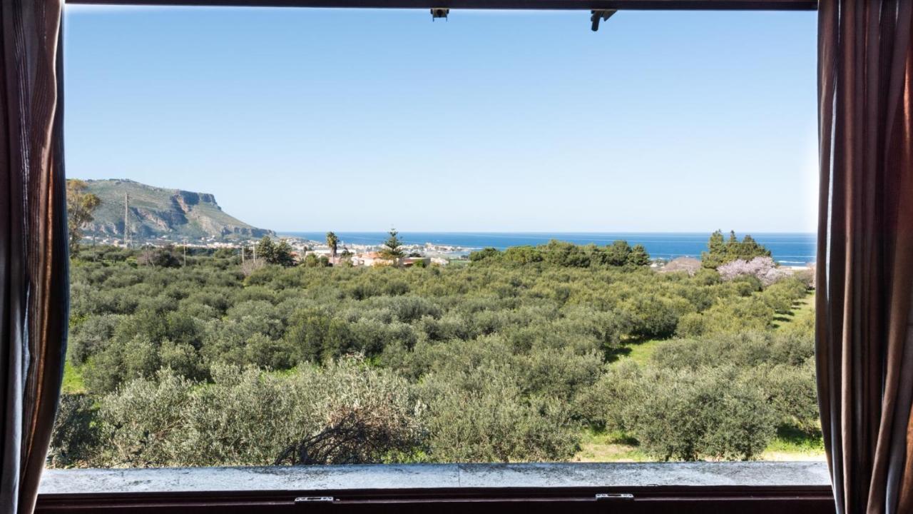 Casale Belvedere Vista Mare Bed and breakfast 3*