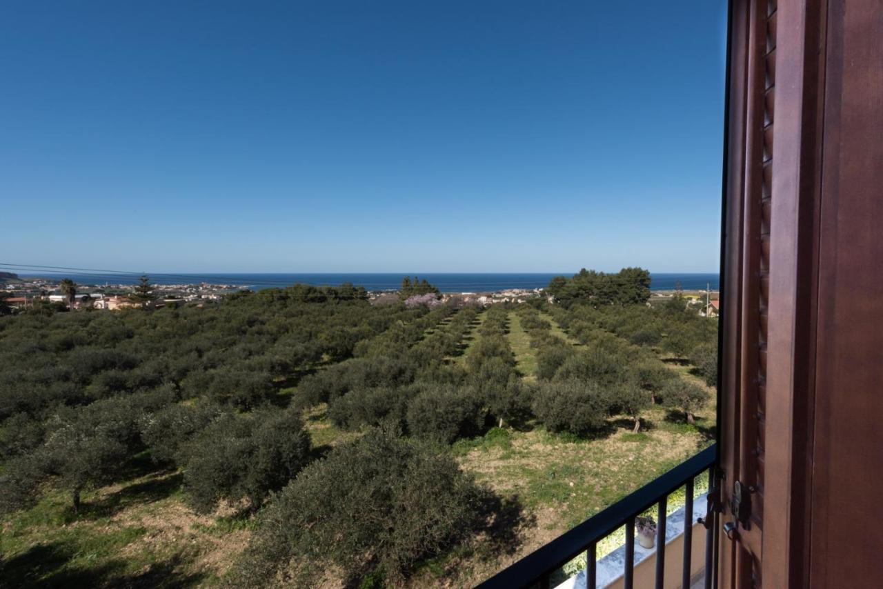 Casale Belvedere Vista Mare Bed and breakfast Valderice